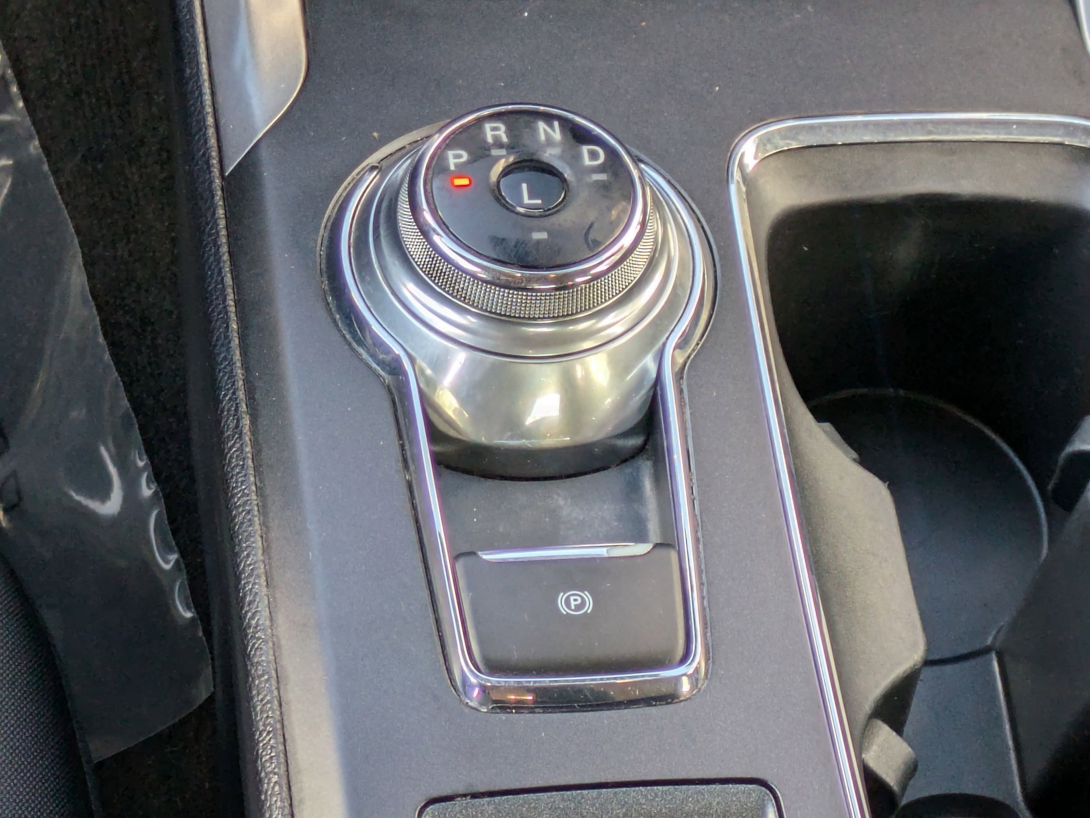 Used 2020 Ford Fusion SE image 20