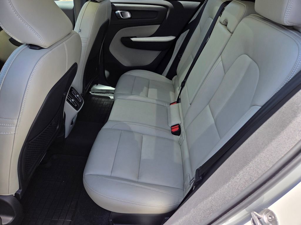 Used 2022 Volvo XC40 T5 Inscription w/ Advanced Package AWD/4WD image 12