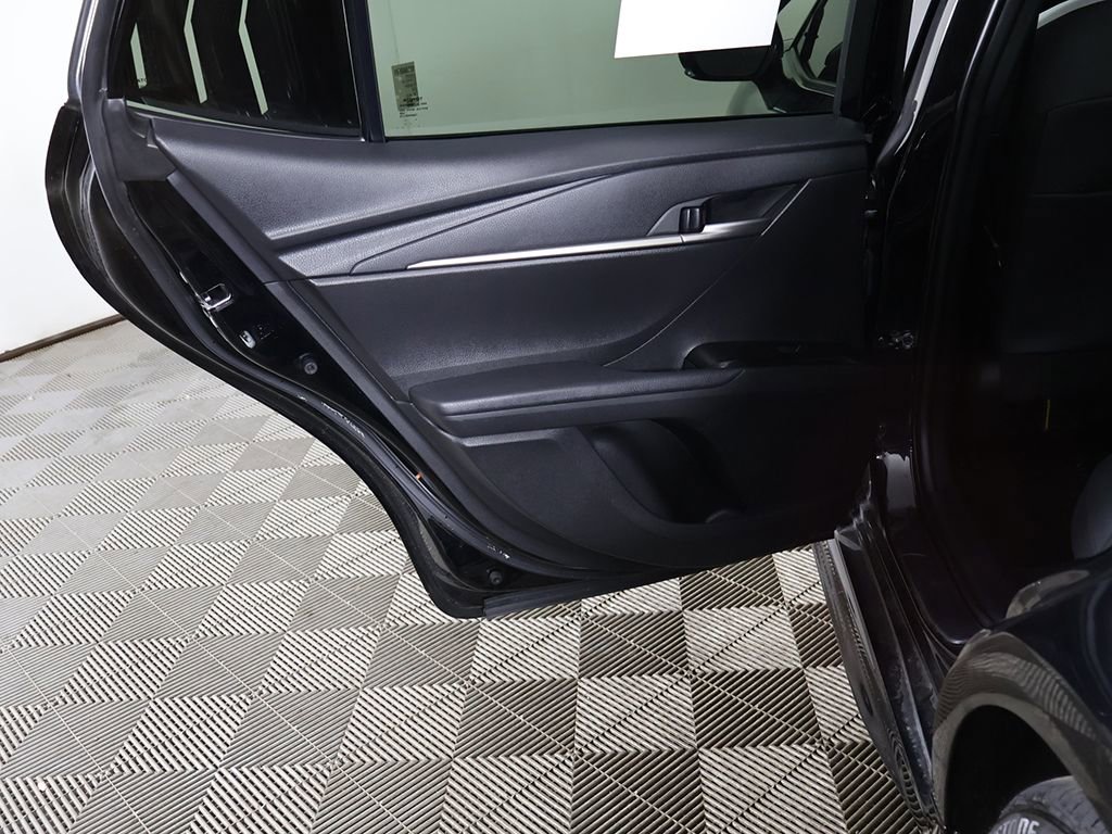 Used 2025 Toyota Camry SE FWD image 25