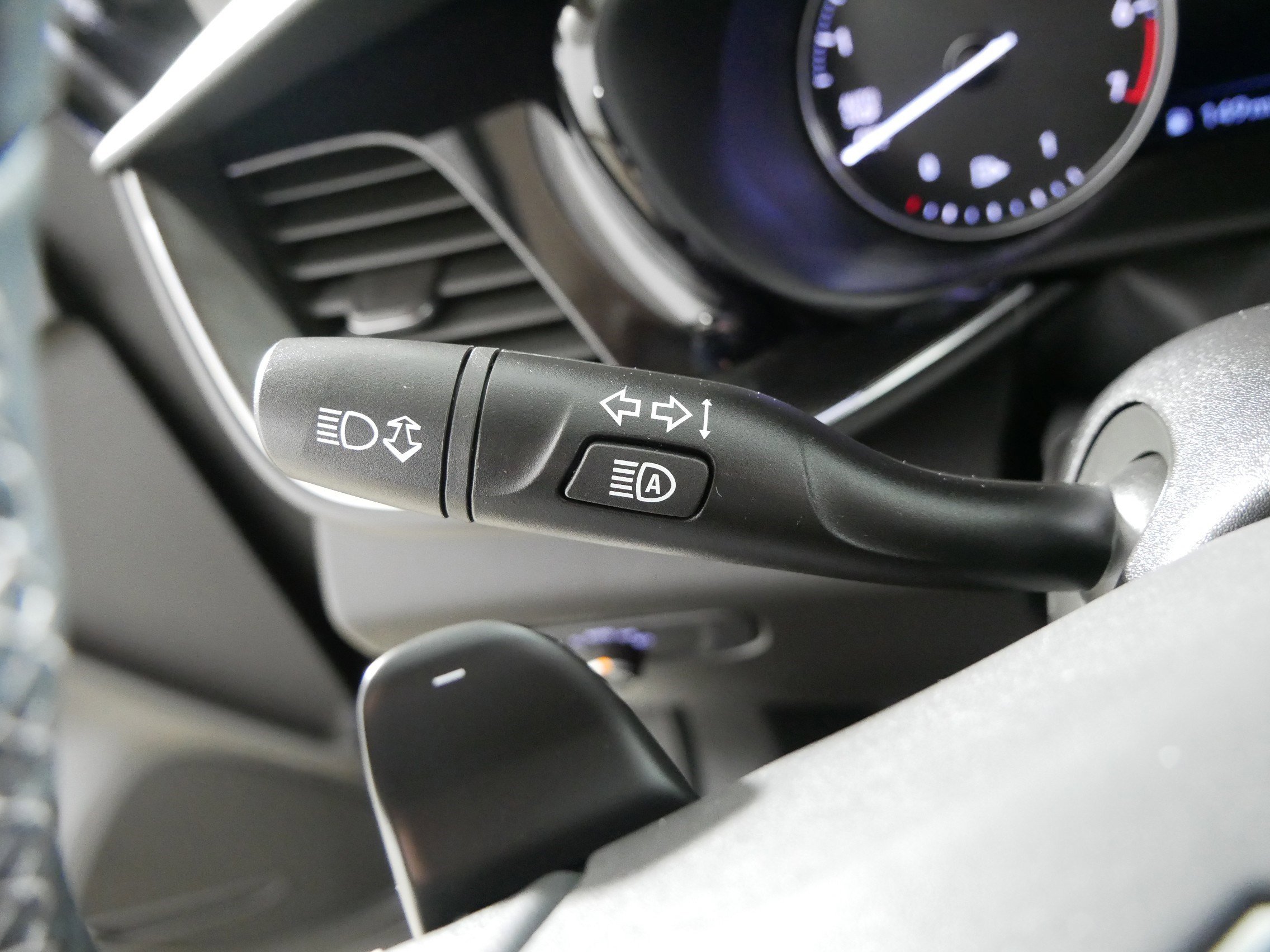 Used 2021 Buick Envision Essence image 32