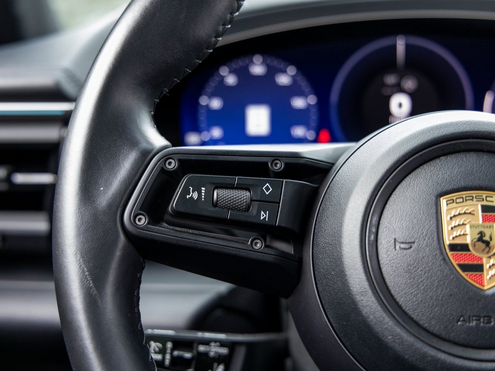 Used 2024 Porsche Macan 4 Electric image 29