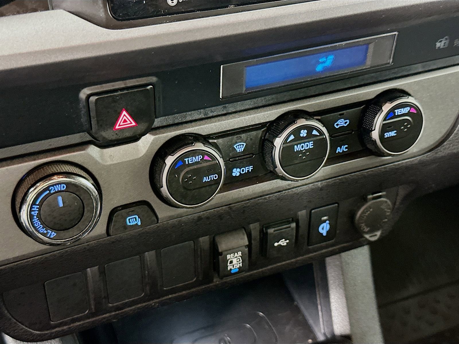 Certified 2022 Toyota Tacoma TRD Off-Road AWD/4WD image 16