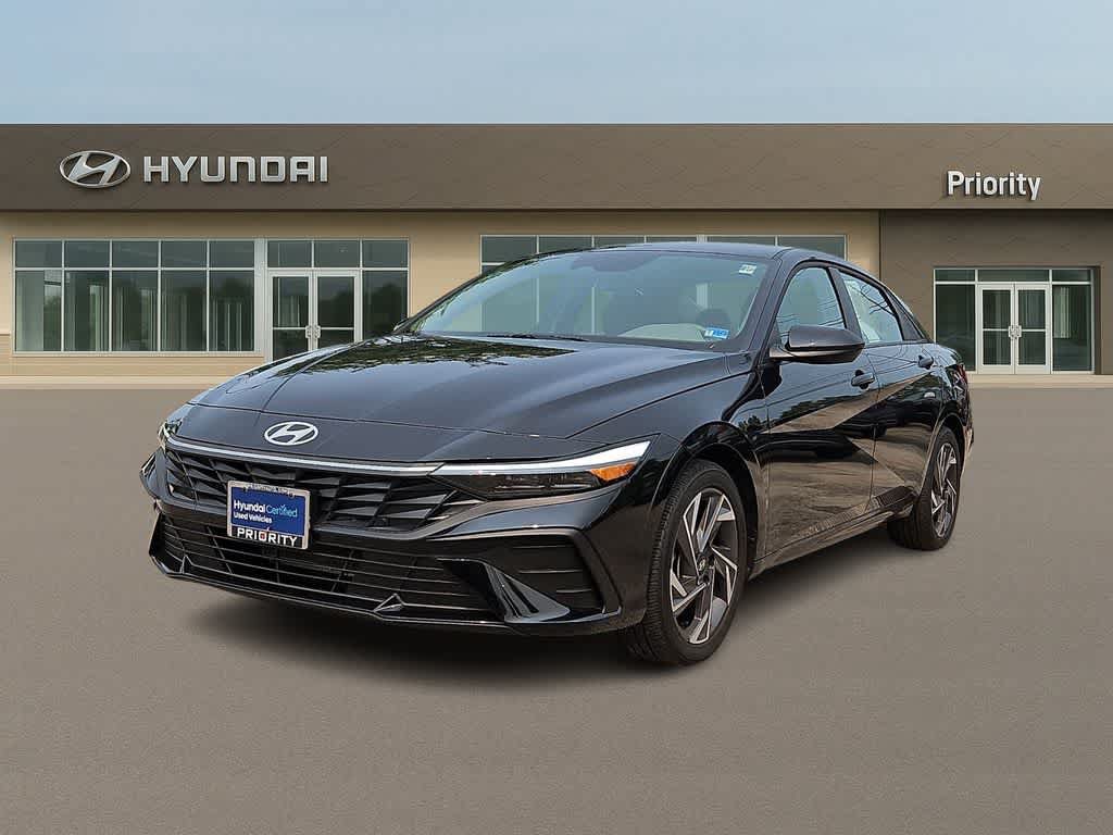 Certified 2025 Hyundai Elantra Sport w/ Cargo Package