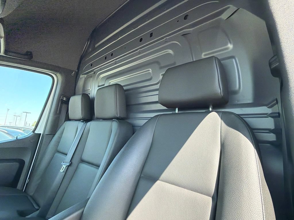 Used 2025 Mercedes-Benz Sprinter 2500 image 19