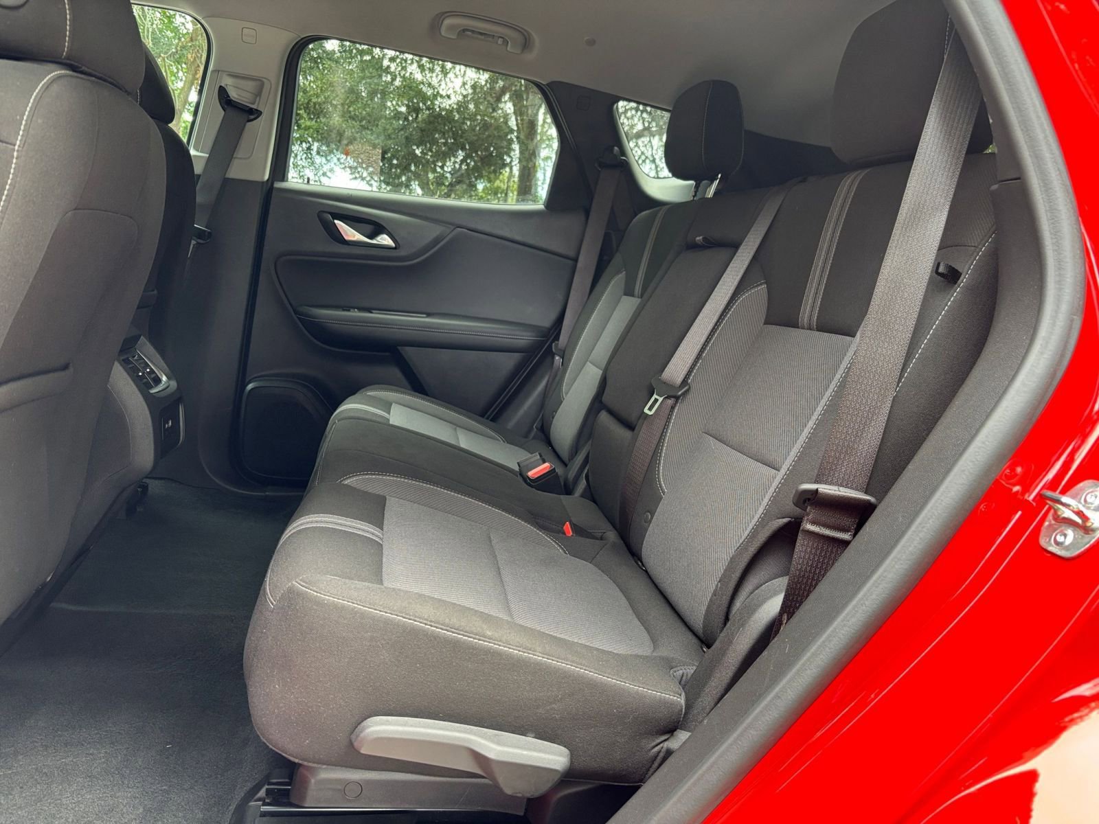 Used 2025 Chevrolet Blazer LT FWD image 25