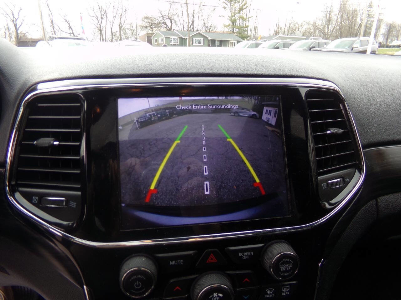 Used 2019 Jeep Grand Cherokee Altitude image 25