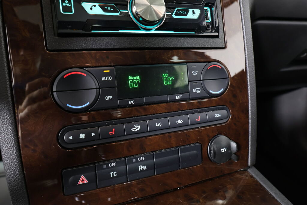 Used 2005 Ford Five Hundred Limited image 36