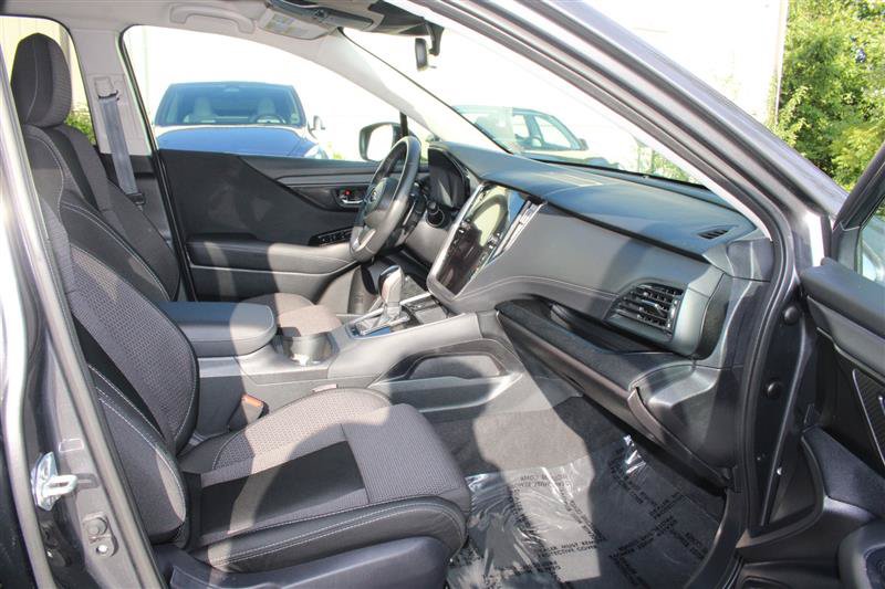 Used 2025 Subaru Outback Premium AWD/4WD image 9