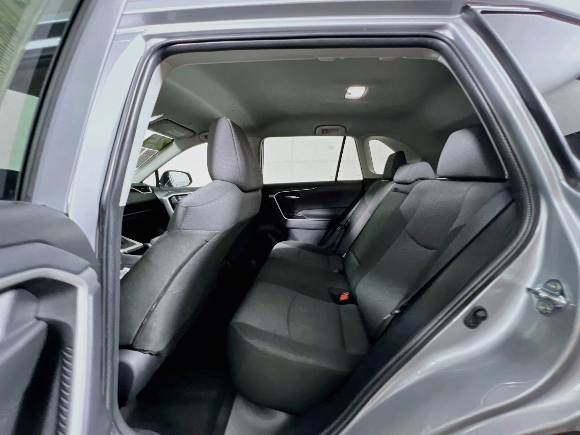 Used 2025 Toyota RAV4 XLE FWD image 29