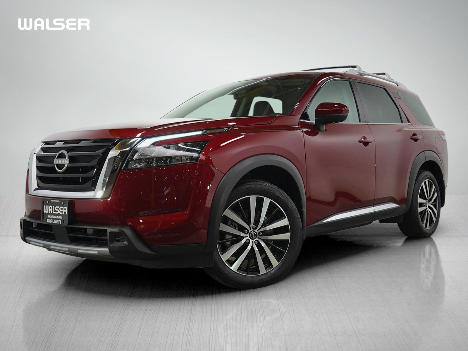 Used 2025 Nissan Pathfinder Platinum w/ Cargo Package AWD/4WD image 1