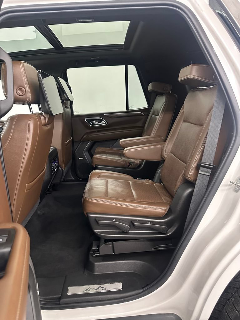 Used 2021 Chevrolet Tahoe High Country w/ Premium Package AWD/4WD image 27