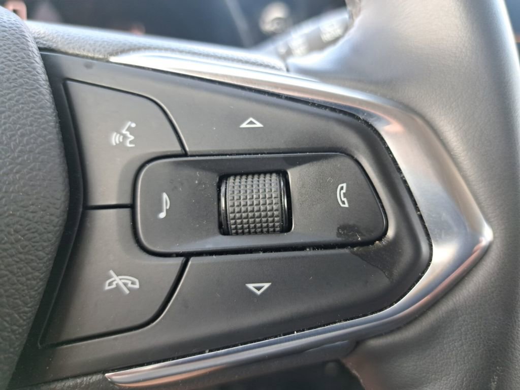 Used 2025 Chevrolet Trax LT w/ LT Convenience Package FWD image 13
