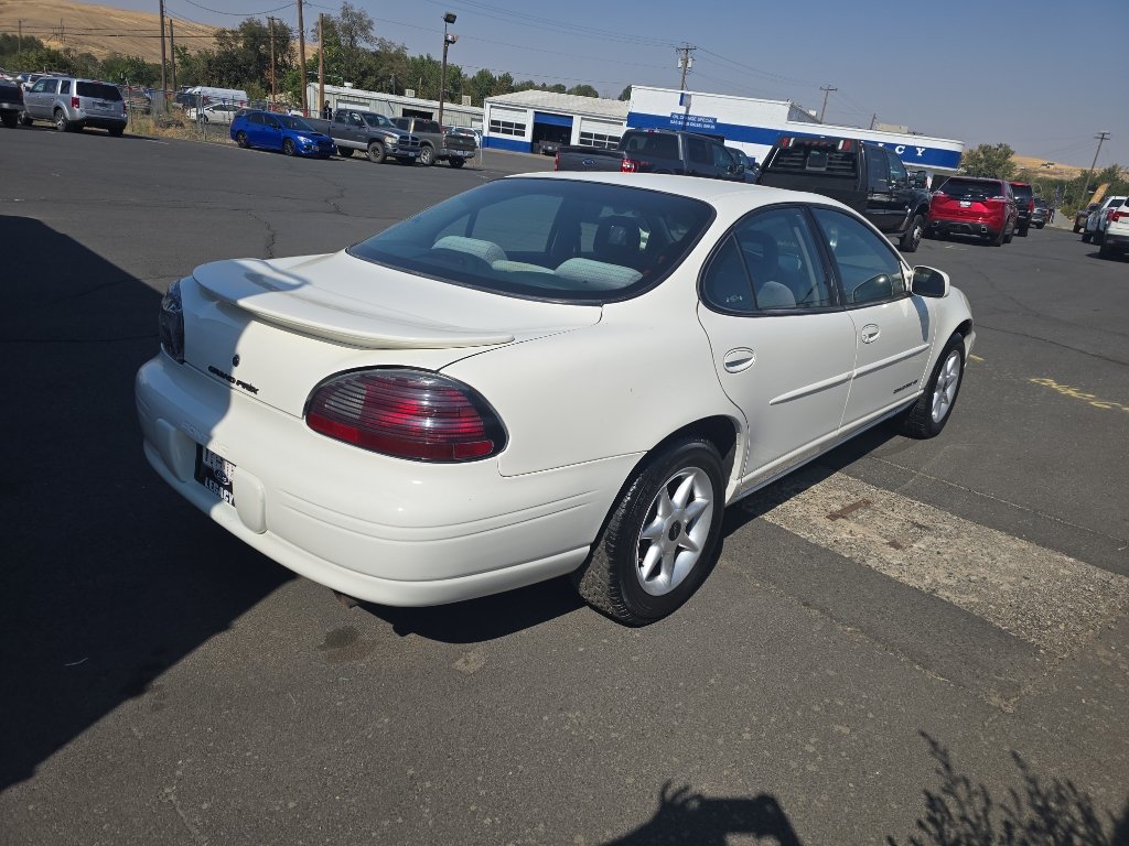 Used 2002 Pontiac Grand Prix SE w/ Widetrack Smart Pkg FWD image 6
