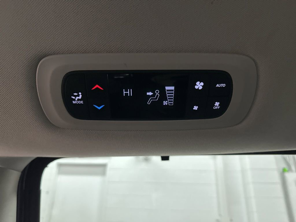 Used 2017 Chrysler Pacifica Touring-L image 24