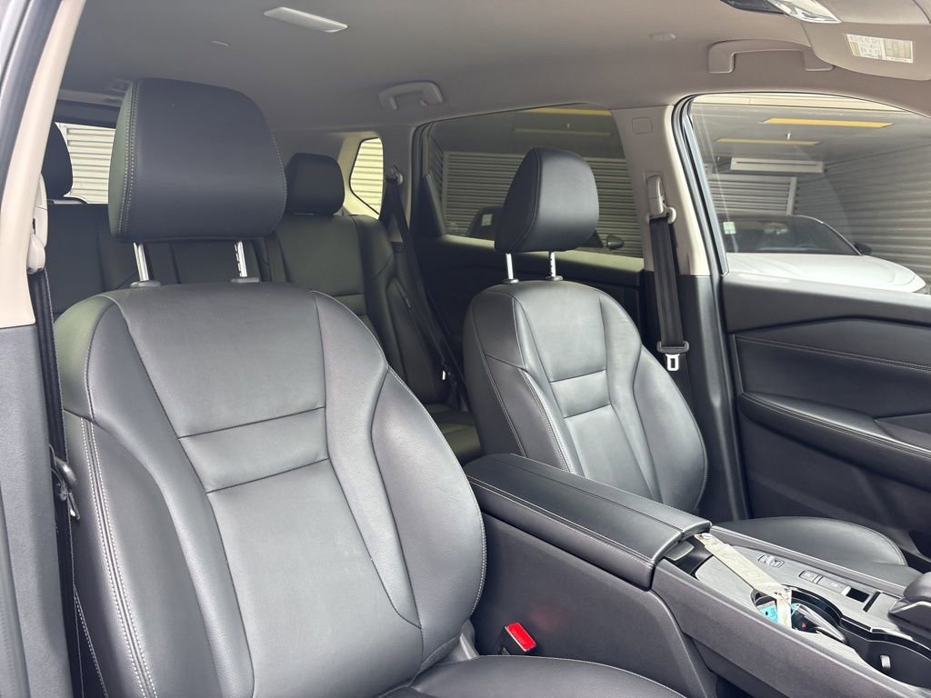 Used 2024 Nissan Rogue SL FWD image 16