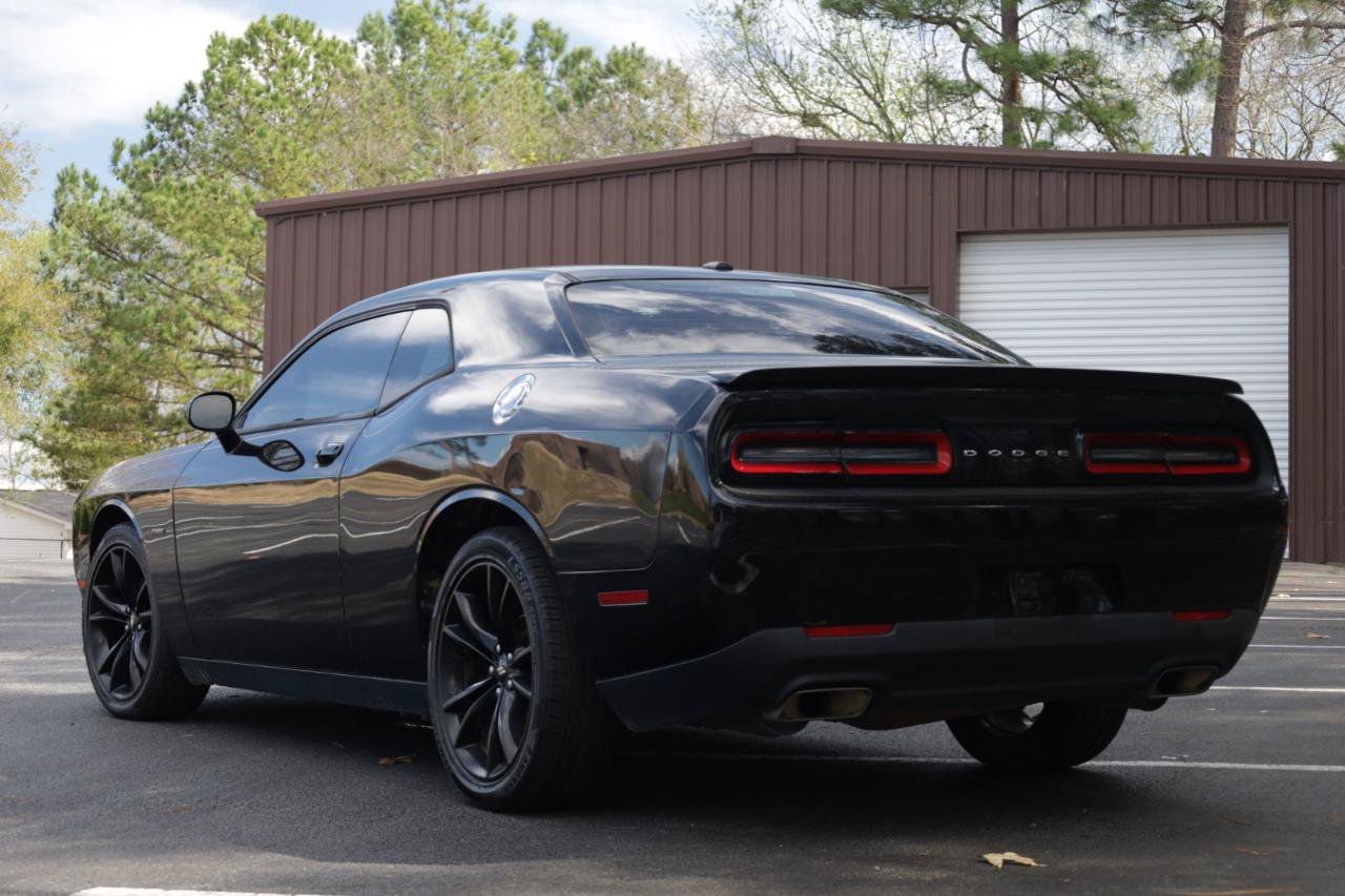 Used 2017 Dodge Challenger R/T RWD image 3