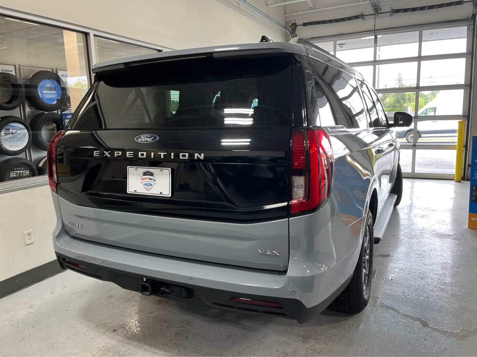 Used 2025 Ford Expedition Max Active AWD/4WD image 12