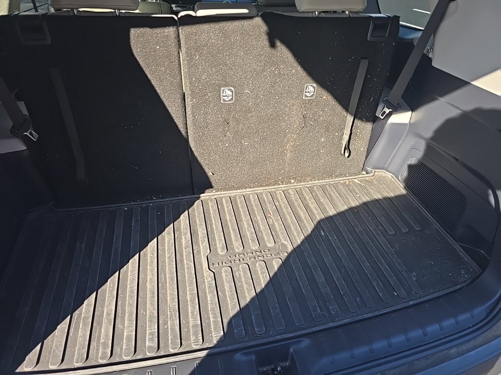 Used 2025 Toyota Grand Highlander AWD image 10
