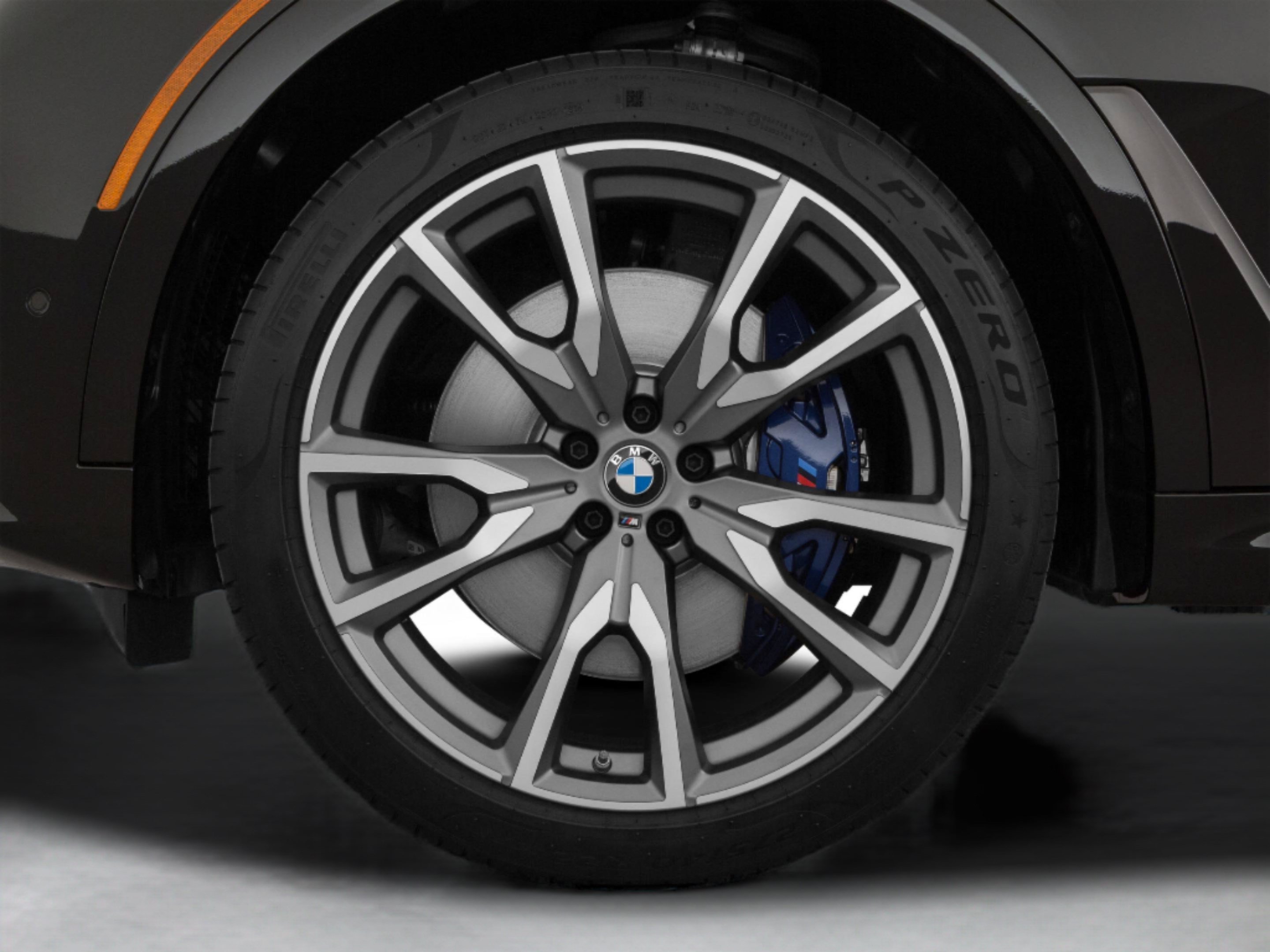 Used 2022 BMW X7 M50i w/ Dynamic Handling Package AWD/4WD image 56