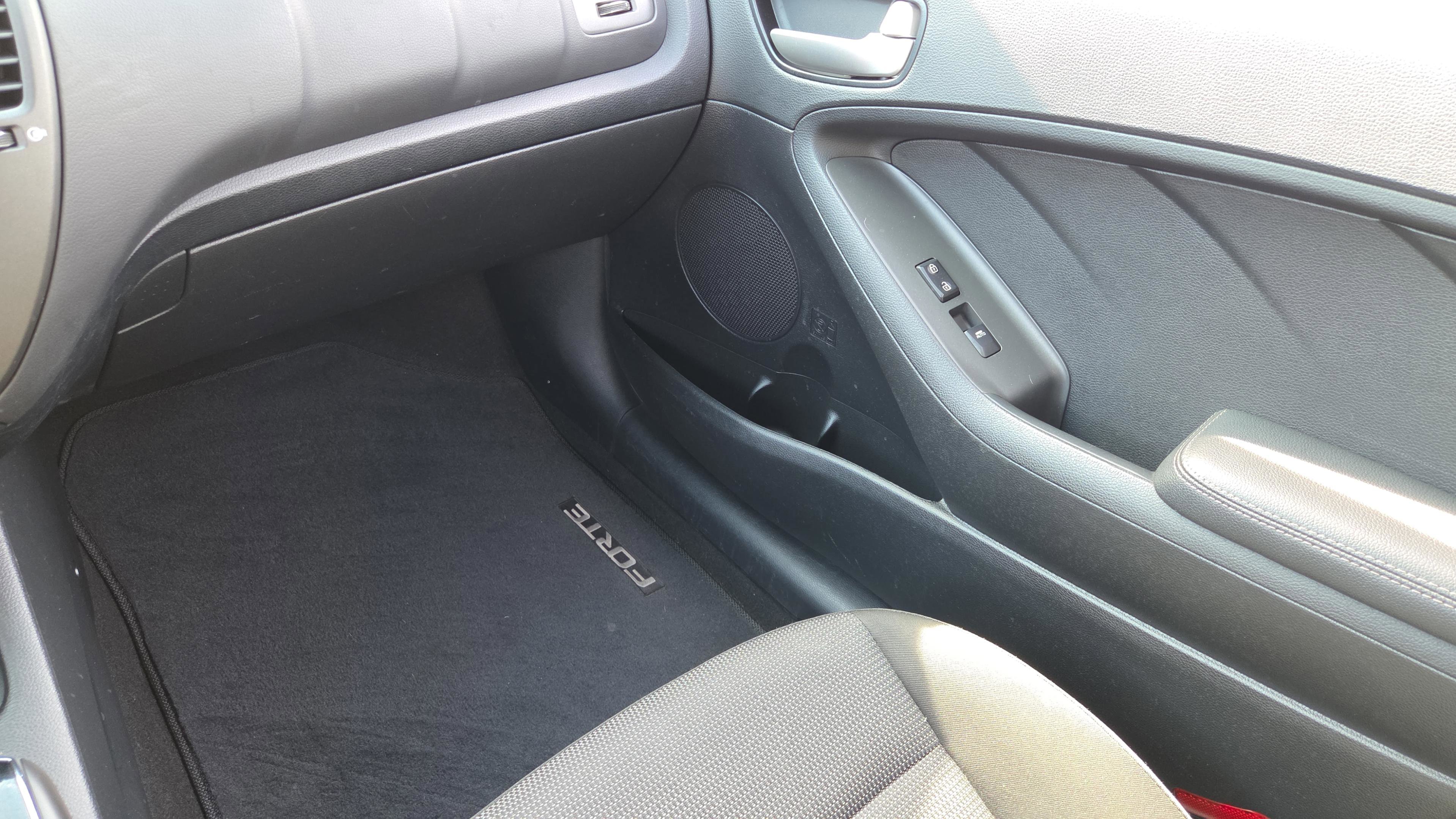 Used 2017 Kia Forte LX image 29