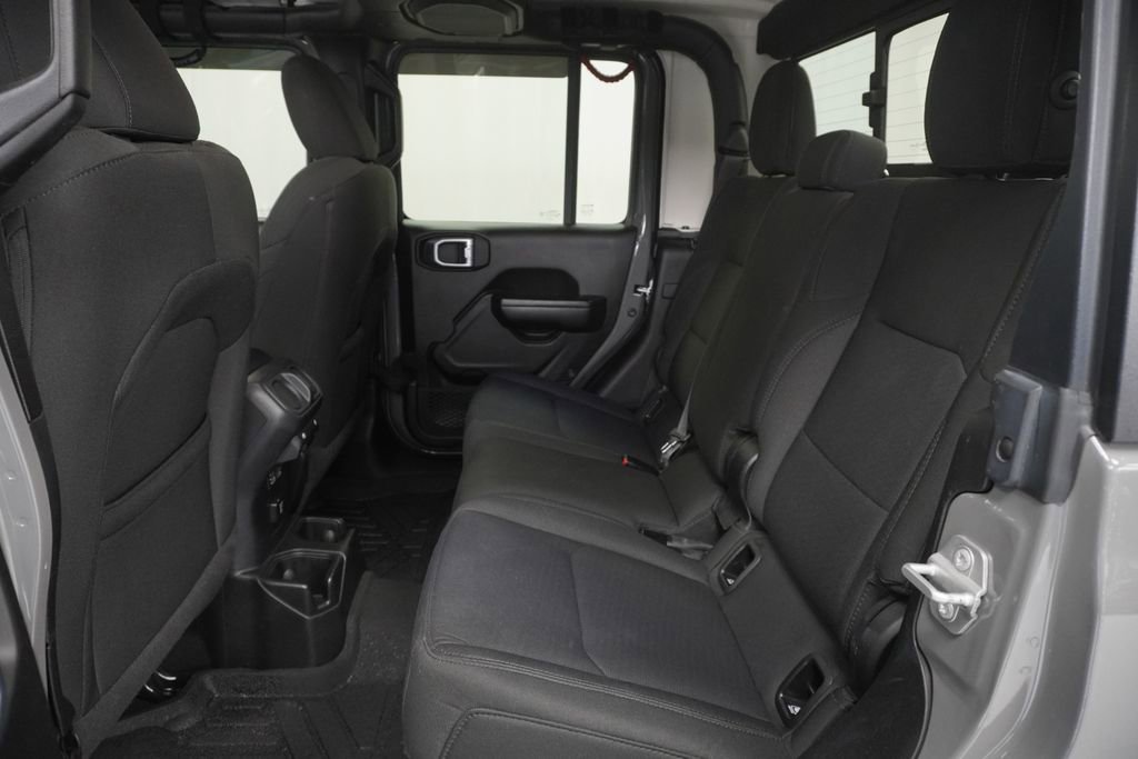Used 2021 Jeep Gladiator Sport image 23