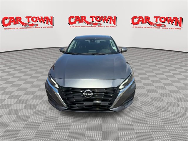 Used 2023 Nissan Altima 2.5 SV image 3