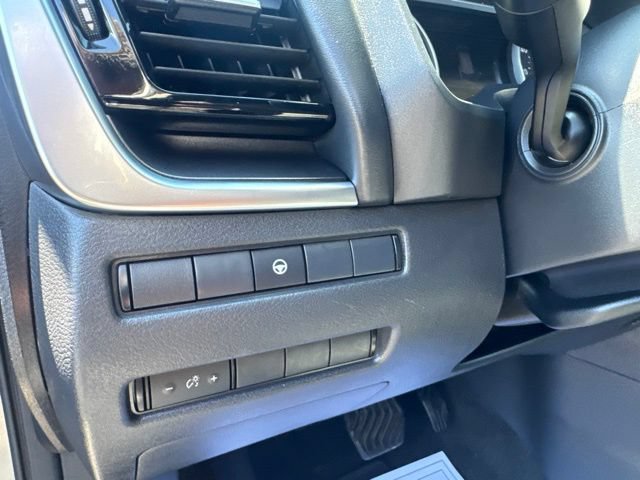 Used 2022 Nissan Rogue SV FWD image 15