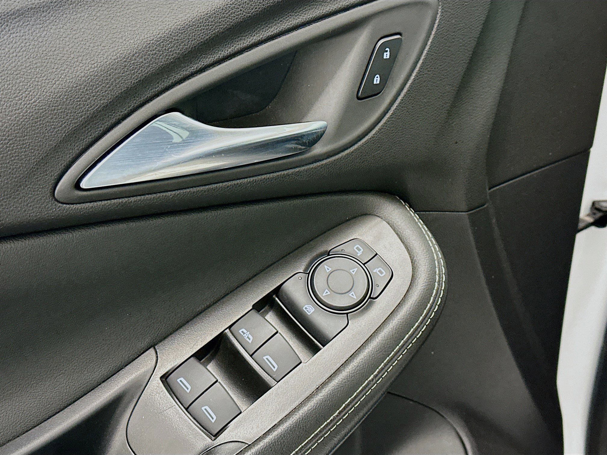 Used 2025 Buick Encore GX Preferred image 15