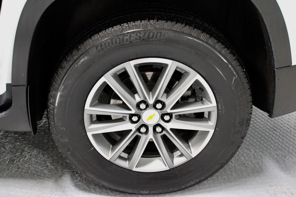 Used 2023 Chevrolet Traverse LT FWD image 20