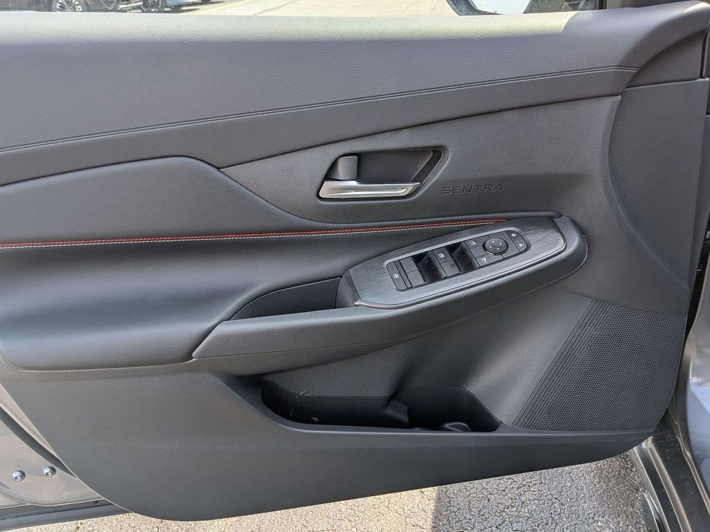 New 2026 Nissan Sentra SR FWD image 9