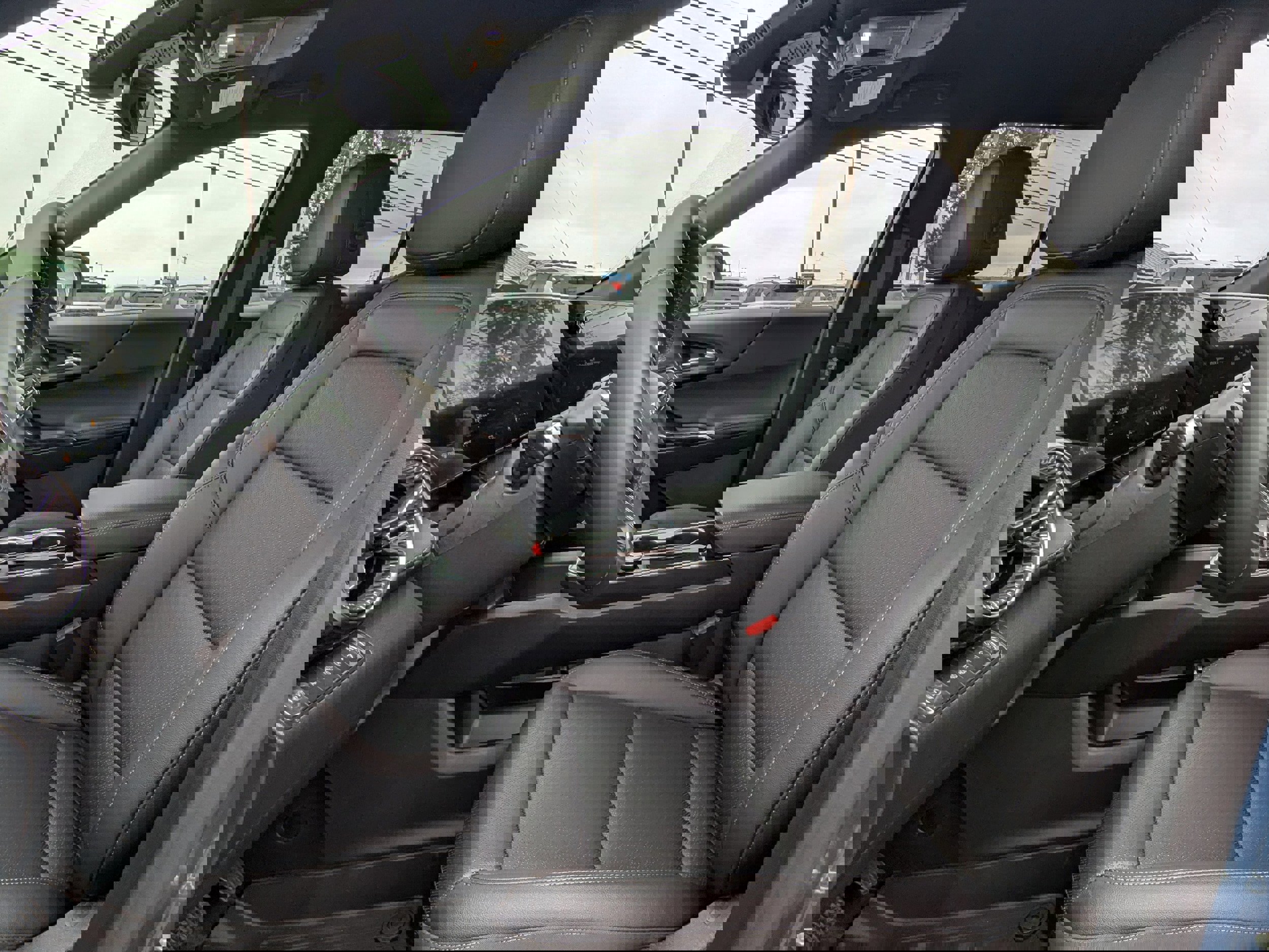 New 2026 Chevrolet Equinox LT w/ Convenience Package II image 2