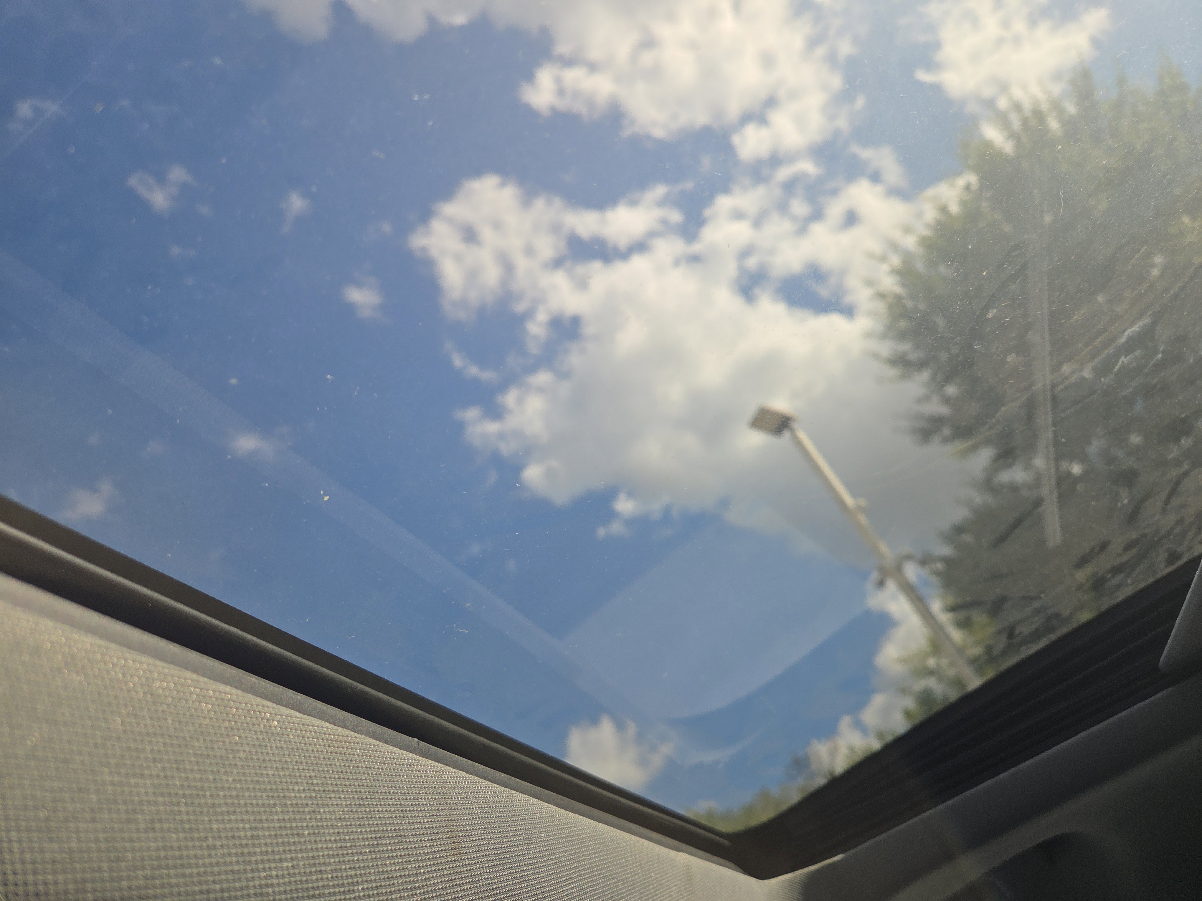 Used 2022 Ford Explorer XLT w/ Equipment Group 202A image 17