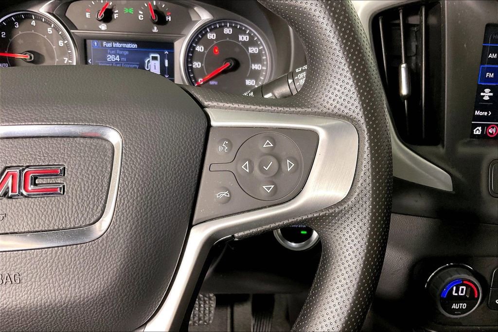 Used 2024 GMC Terrain SLE w/ Driver Convenience Package image 28