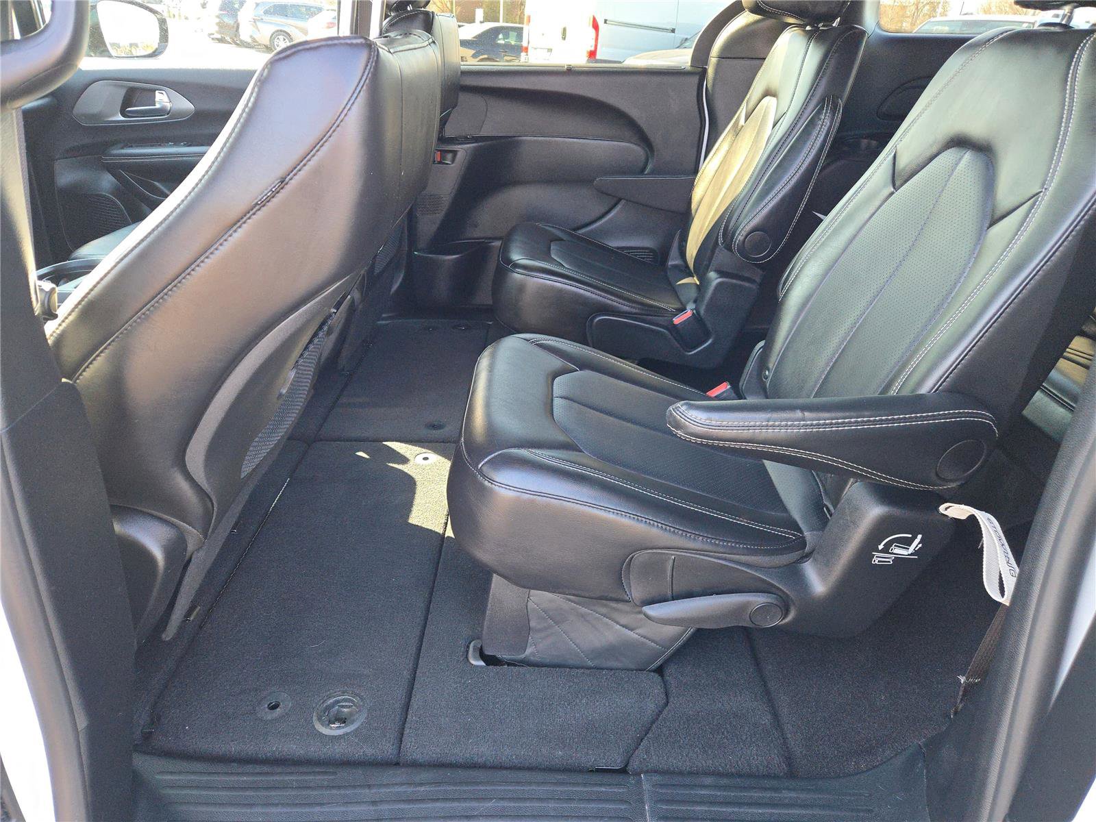 Certified 2025 Chrysler Pacifica Select image 20