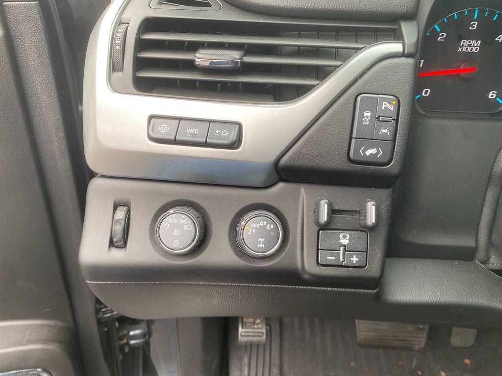 Used 2020 Chevrolet Suburban Premier image 14