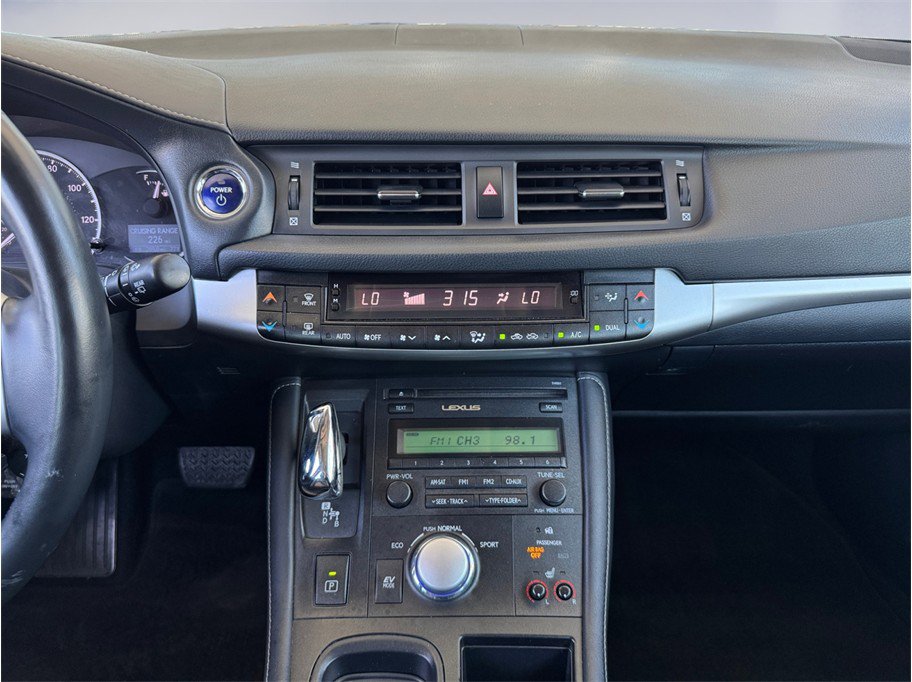 Used 2011 Lexus CT 200h Premium image 11