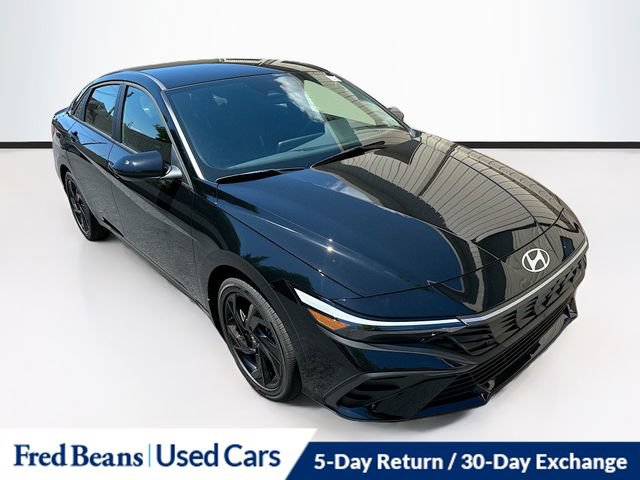 Used 2026 Hyundai Elantra SEL FWD image 1