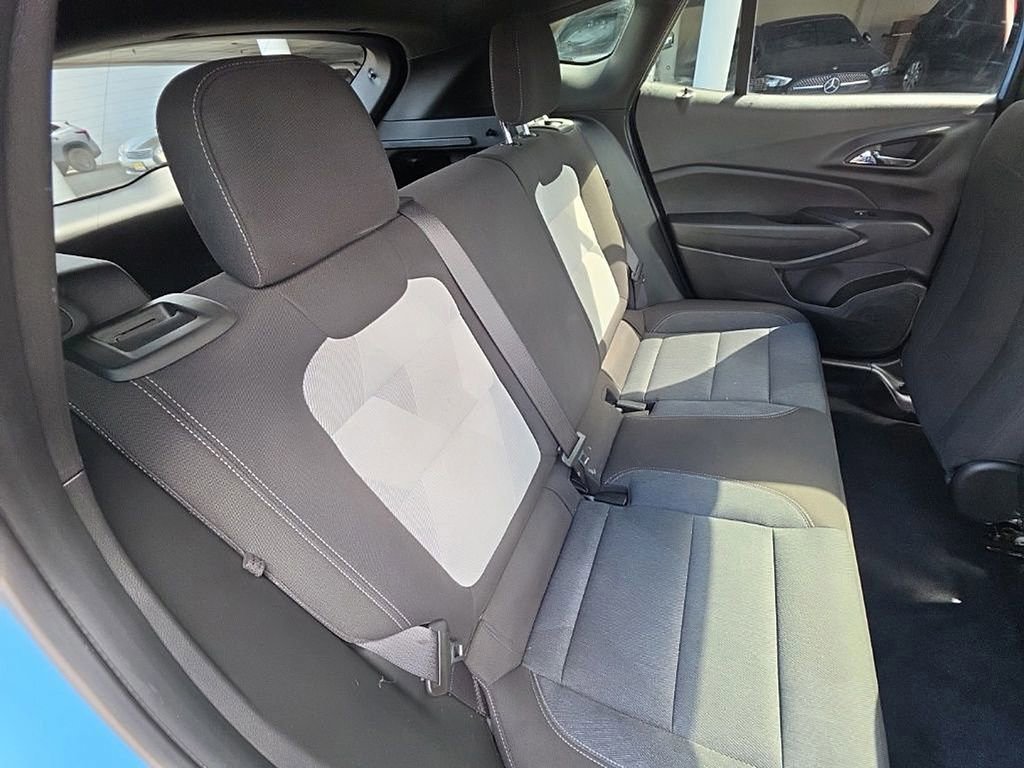 Used 2024 Chevrolet Trax RS w/ Sunroof Package image 29