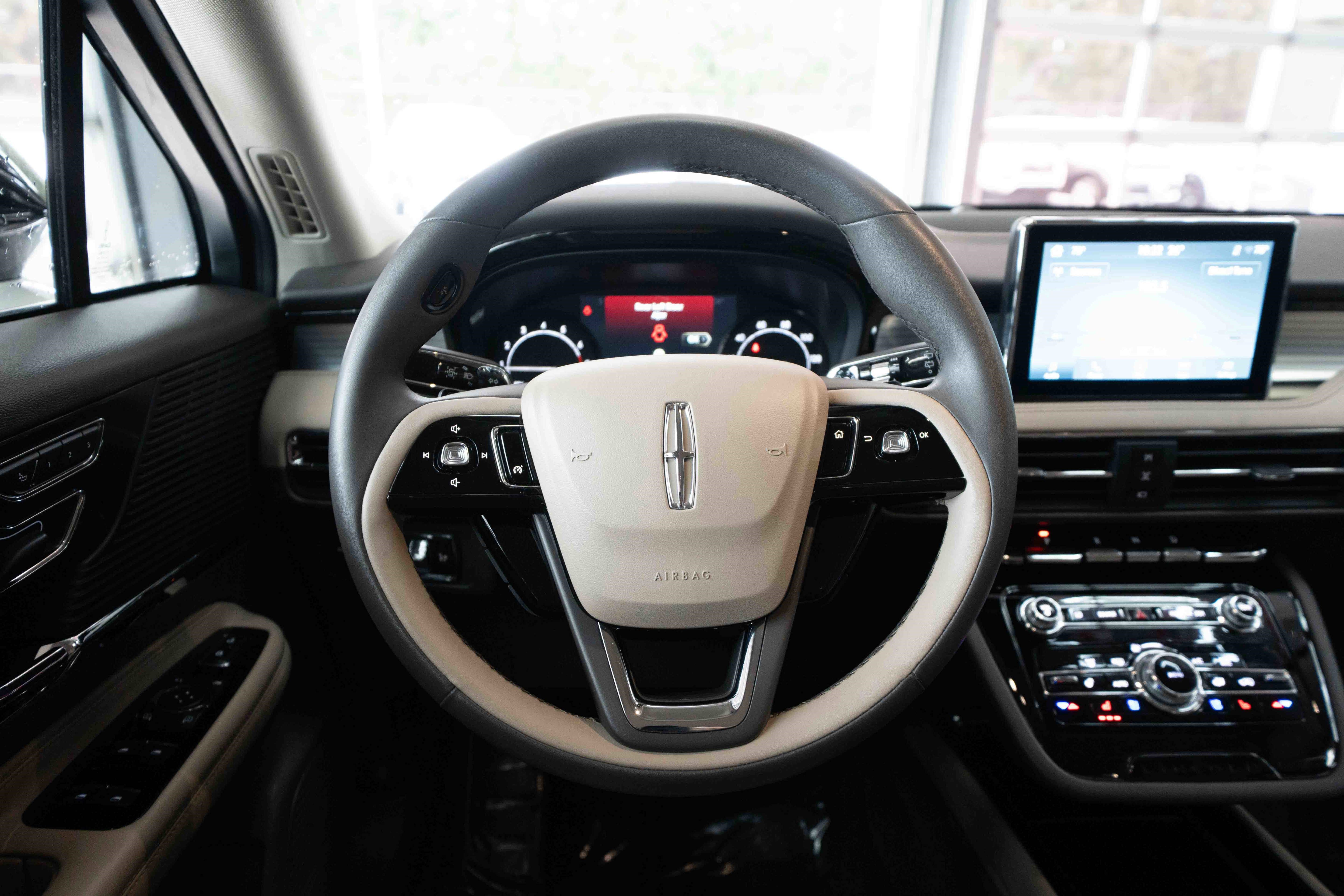 Used 2022 Lincoln Corsair AWD w/ Equipment Group 101A image 21