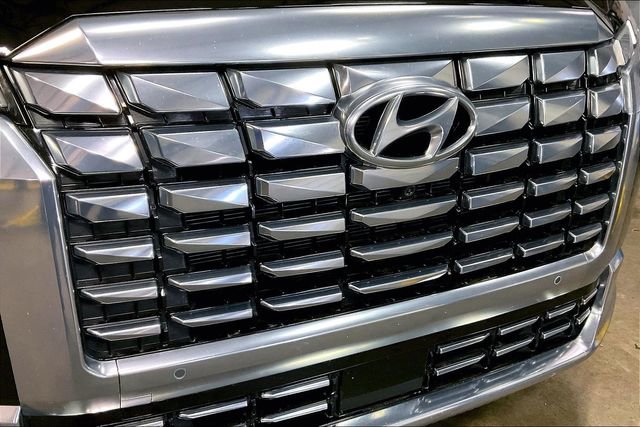 Used 2023 Hyundai Palisade Calligraphy image 30