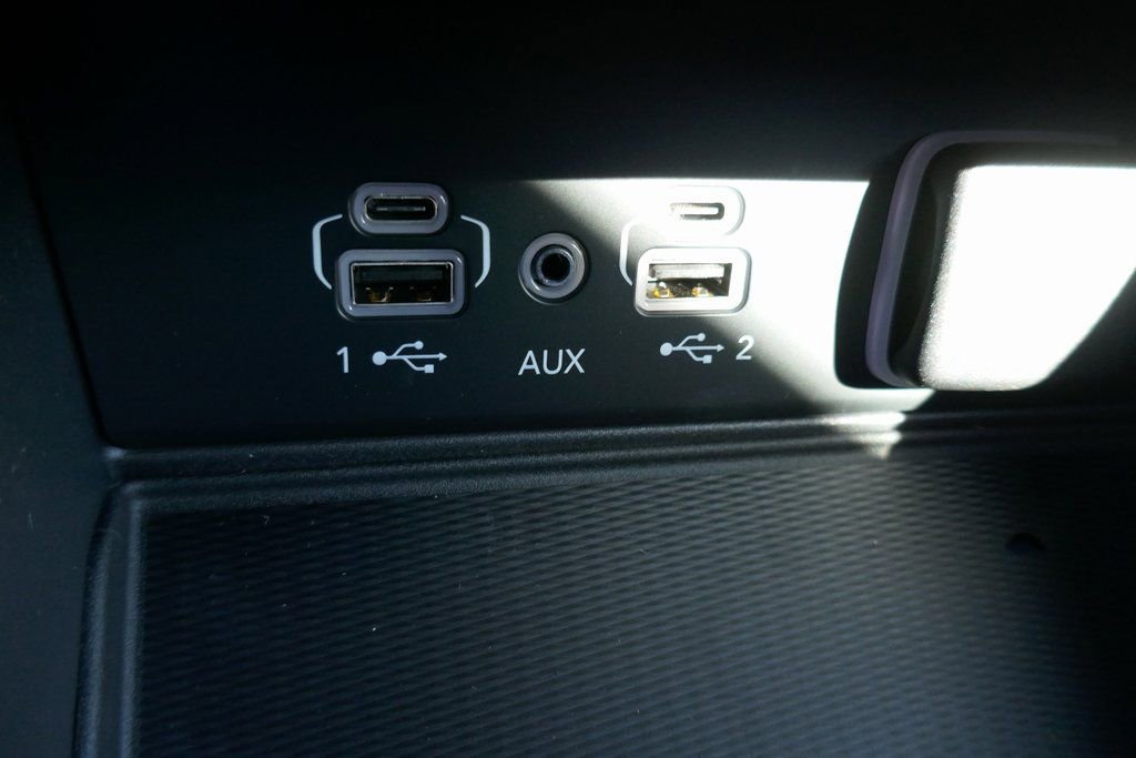 New 2025 Jeep Grand Cherokee Altitude image 16