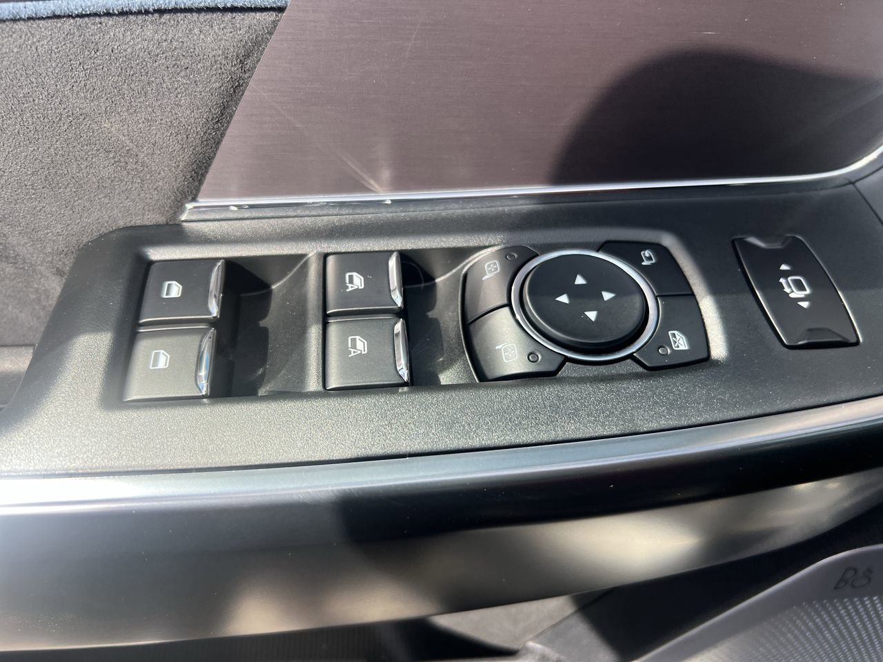 New 2026 Ford F250 Platinum w/ FX4 Off-Road Package image 17