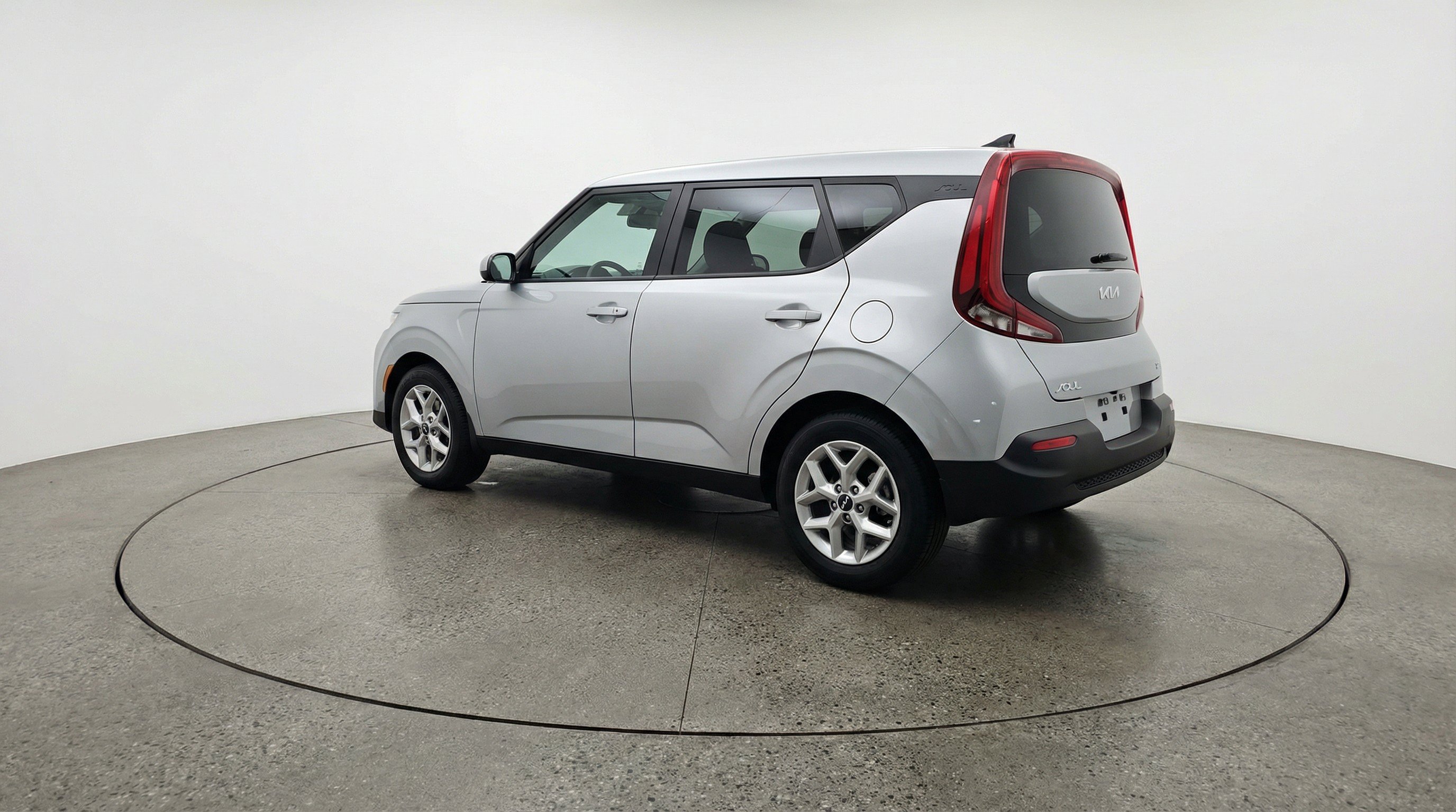 Used 2025 Kia Soul LX w/ LX Technology Package FWD image 6