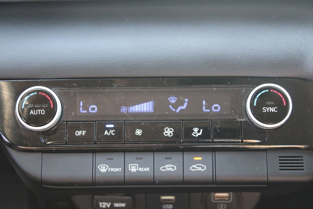 Used 2023 Hyundai Elantra SEL FWD image 19