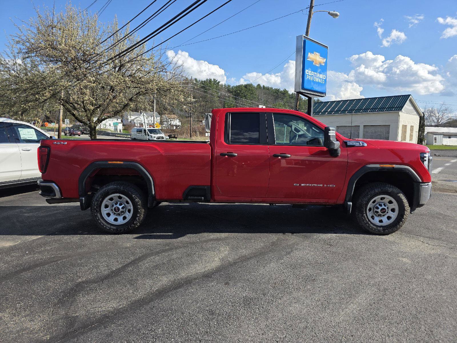 Used 2024 GMC Sierra 2500 Pro w/ Convenience Package AWD/4WD image 8