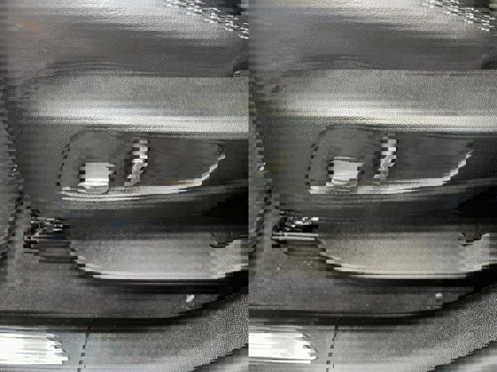 Certified 2024 Cadillac XT5 Luxury image 11