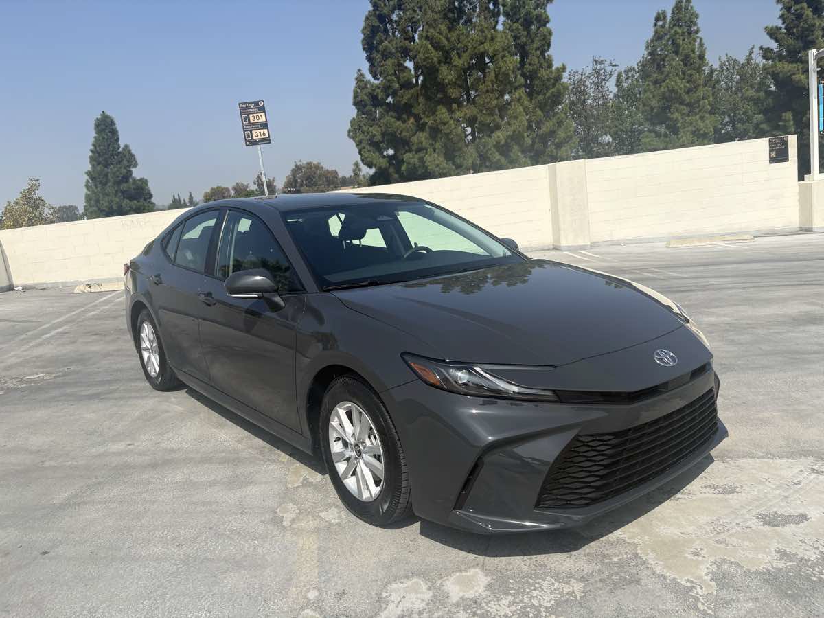 Used 2026 Toyota Camry LE FWD image 31