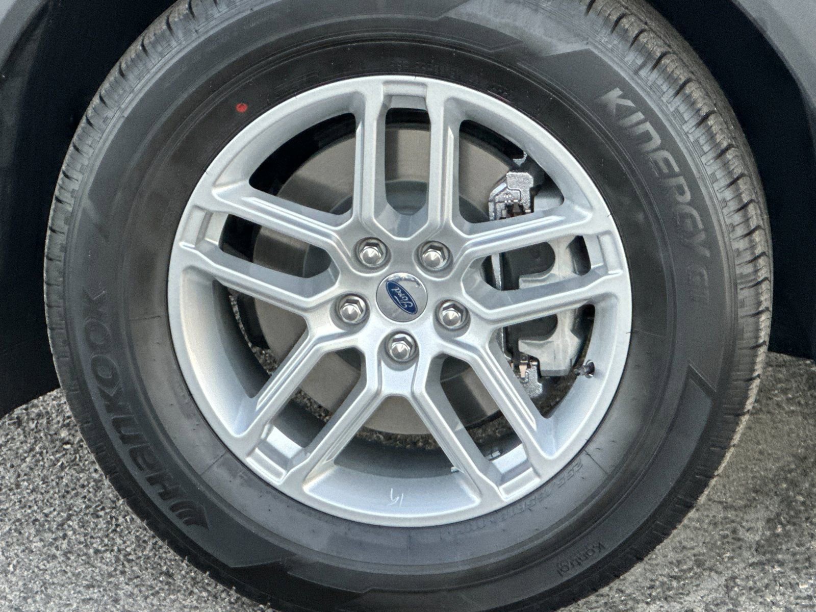 New 2026 Ford Explorer Active w/ Active Comfort Package RWD image 33