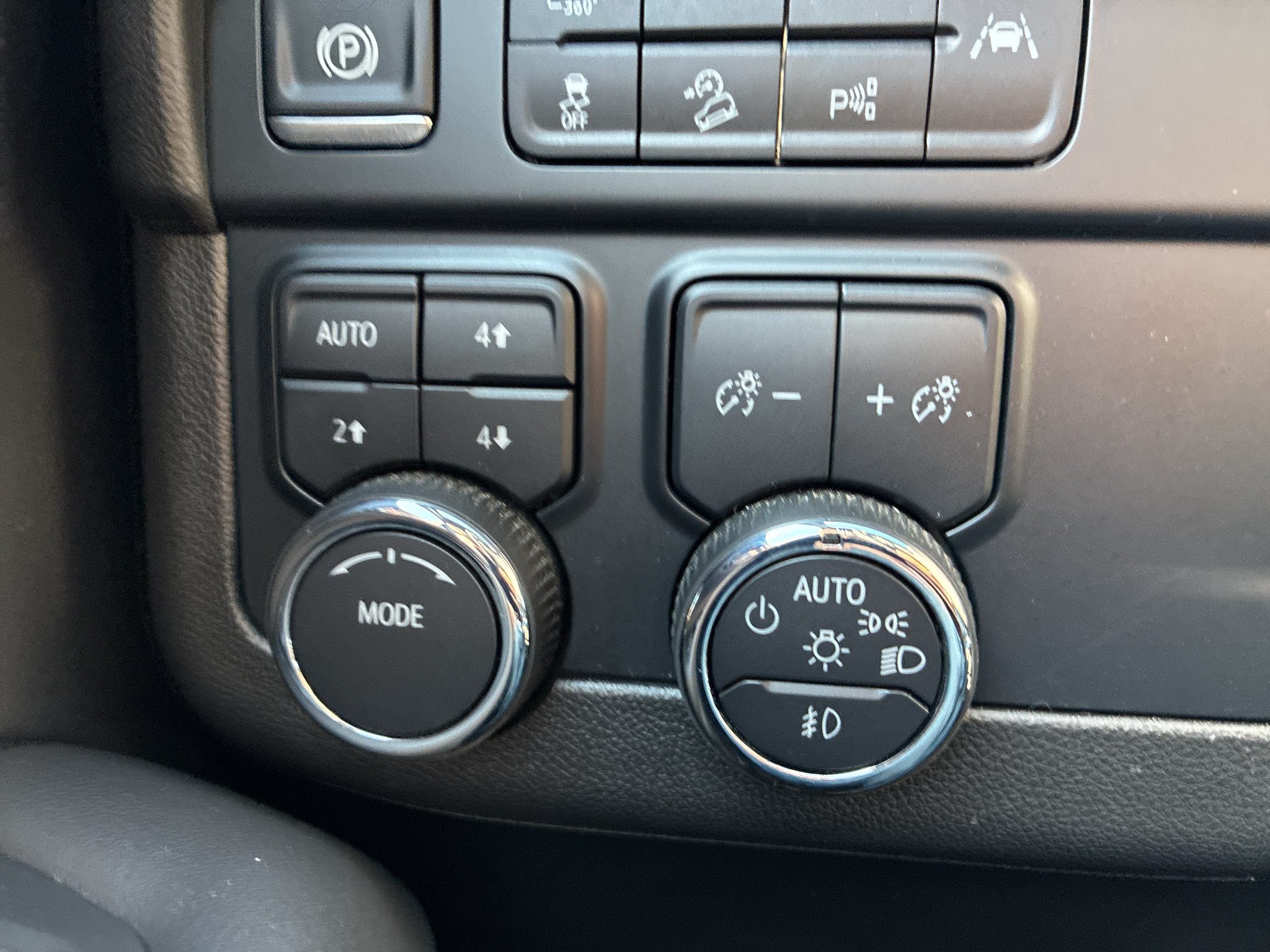 Used 2025 Chevrolet Tahoe Z71 AWD/4WD image 24
