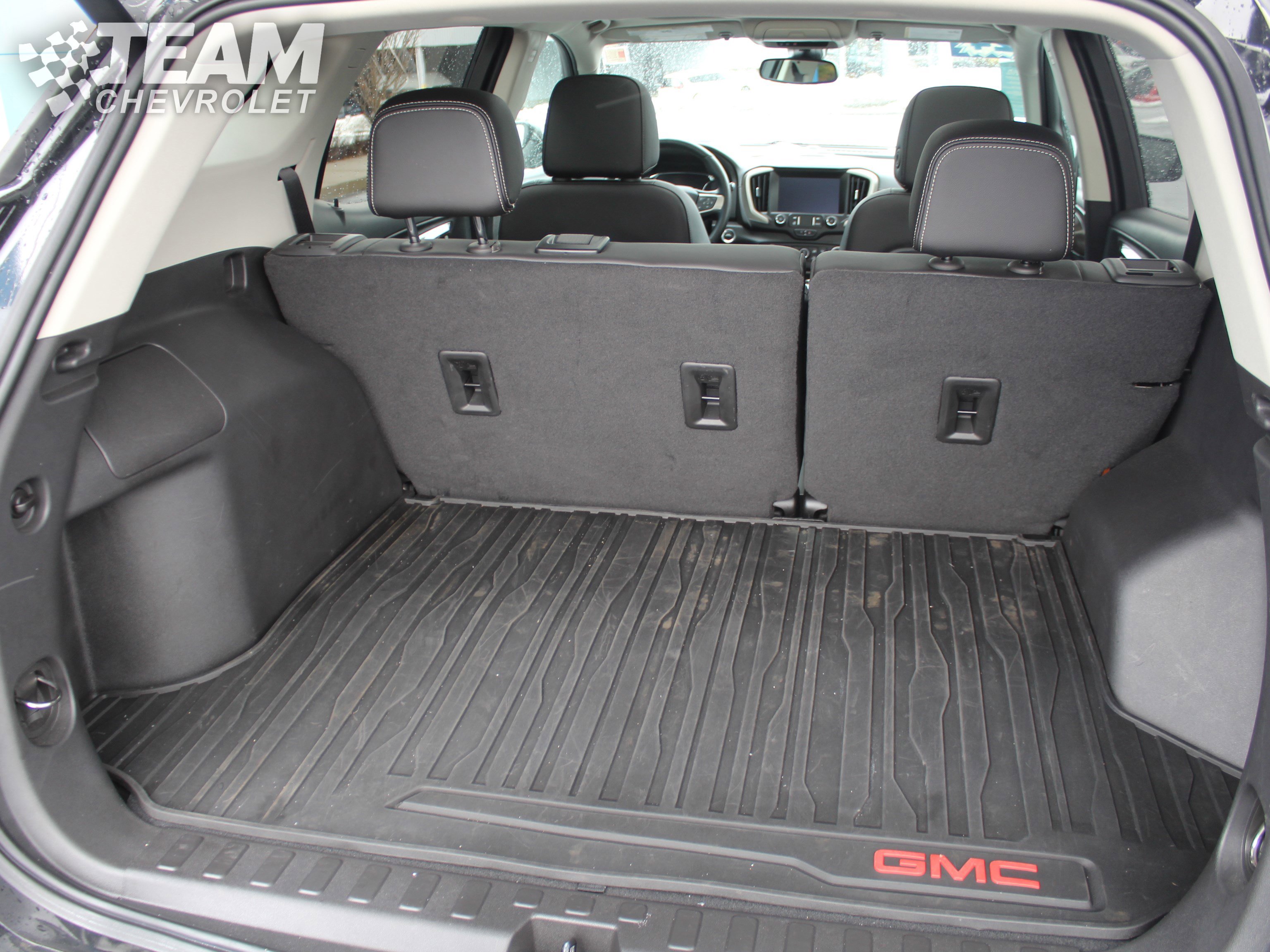 Certified 2024 GMC Terrain Denali w/ Black Diamond Edition image 32